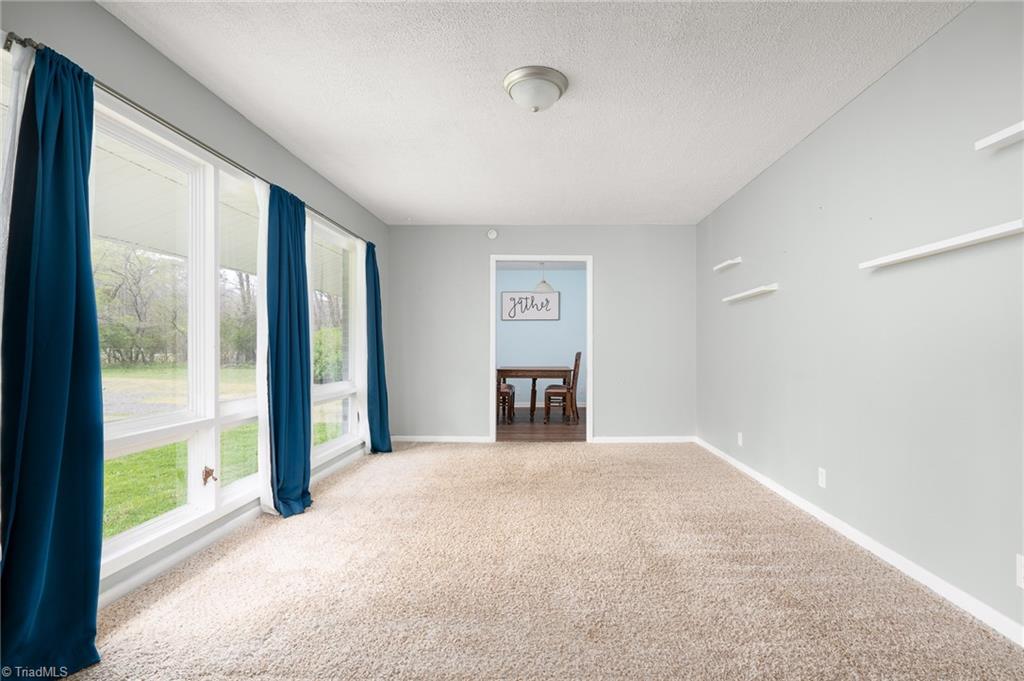 1166 Friendly Road Eden, NC 27288 - Photo 9 of 42 Living Room