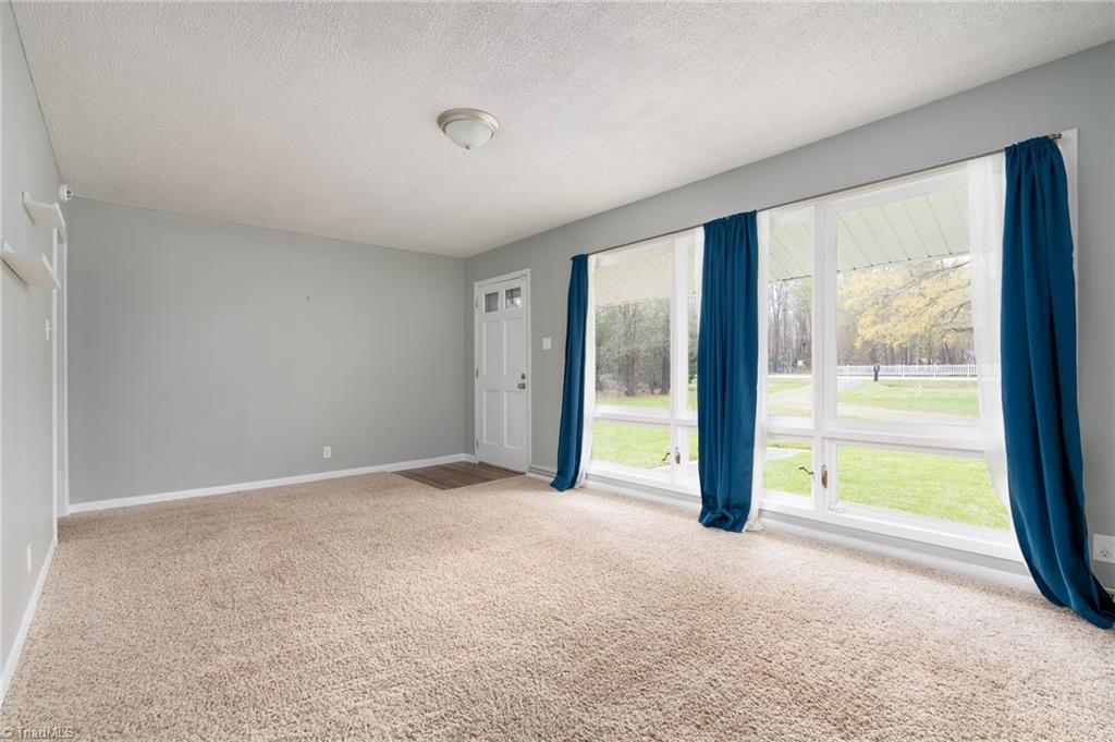 1166 Friendly Road Eden, NC 27288 - Photo 10 of 42 Living Room