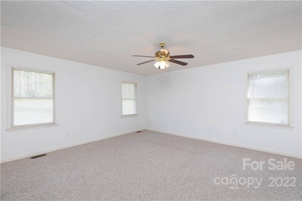 3906 Harmony Road Catawba, SC 29704 - Photo 10 of 36 Gallery Image 10