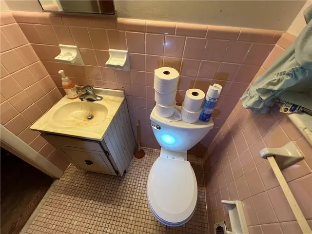 $139,000 | 953 Meadow Rock Drive, Stone Mountain, GA 30083