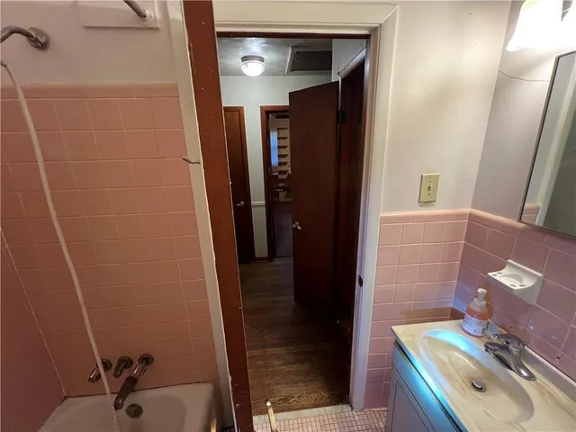 $139,000 | 953 Meadow Rock Drive, Stone Mountain, GA 30083