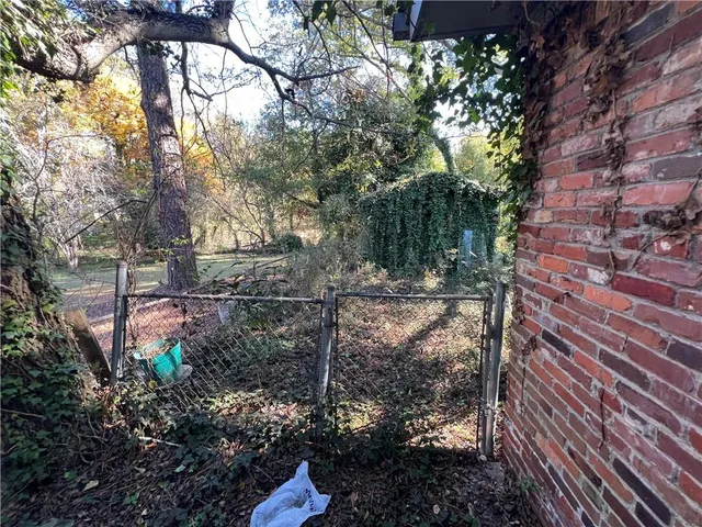 $139,000 | 953 Meadow Rock Drive, Stone Mountain, GA 30083