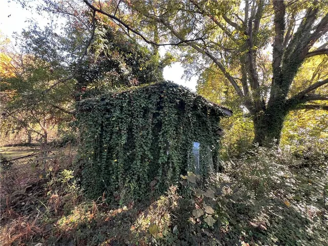 $139,000 | 953 Meadow Rock Drive, Stone Mountain, GA 30083