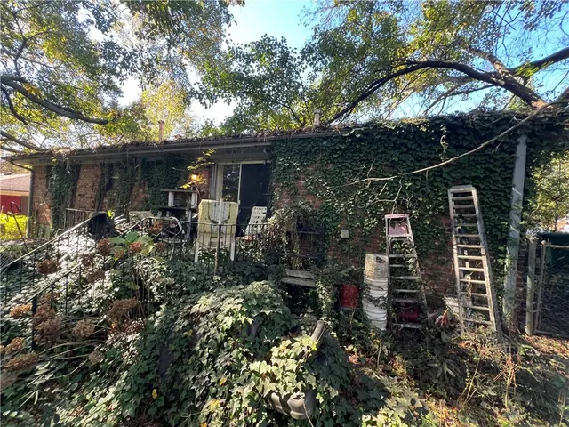 $139,000 | 953 Meadow Rock Drive, Stone Mountain, GA 30083