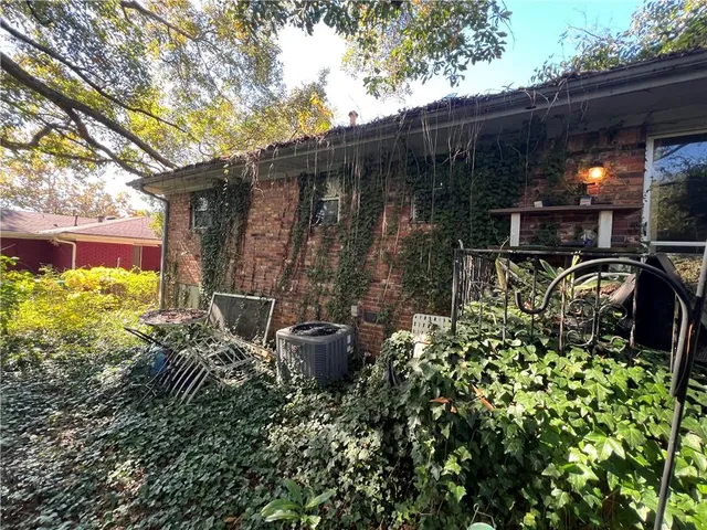 $139,000 | 953 Meadow Rock Drive, Stone Mountain, GA 30083