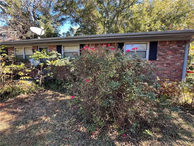 $139,000 | 953 Meadow Rock Drive, Stone Mountain, GA 30083