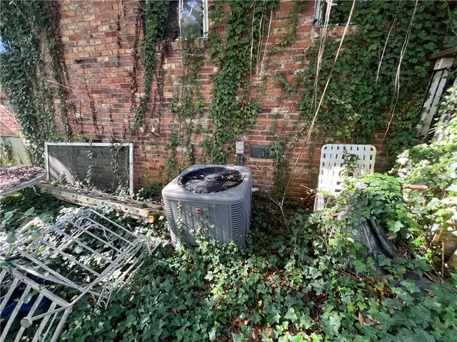 $139,000 | 953 Meadow Rock Drive, Stone Mountain, GA 30083