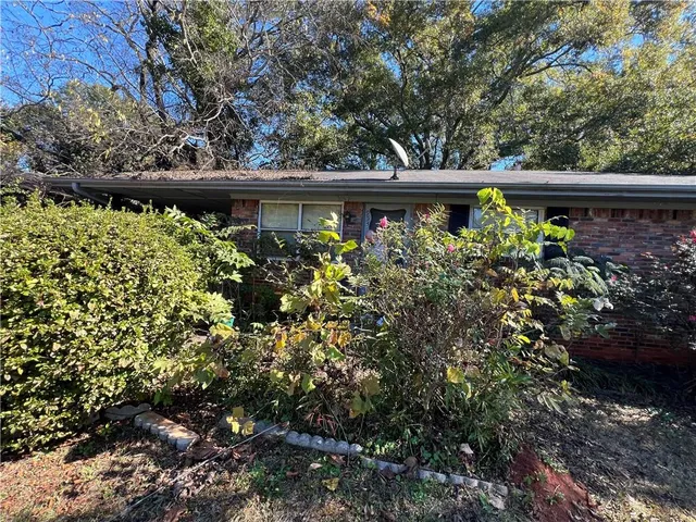 $139,000 | 953 Meadow Rock Drive, Stone Mountain, GA 30083