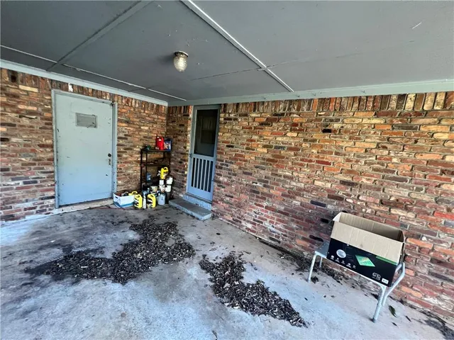 $139,000 | 953 Meadow Rock Drive, Stone Mountain, GA 30083