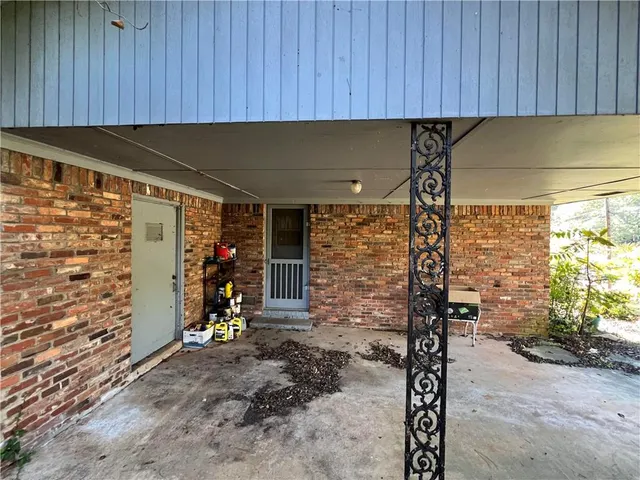 $139,000 | 953 Meadow Rock Drive, Stone Mountain, GA 30083