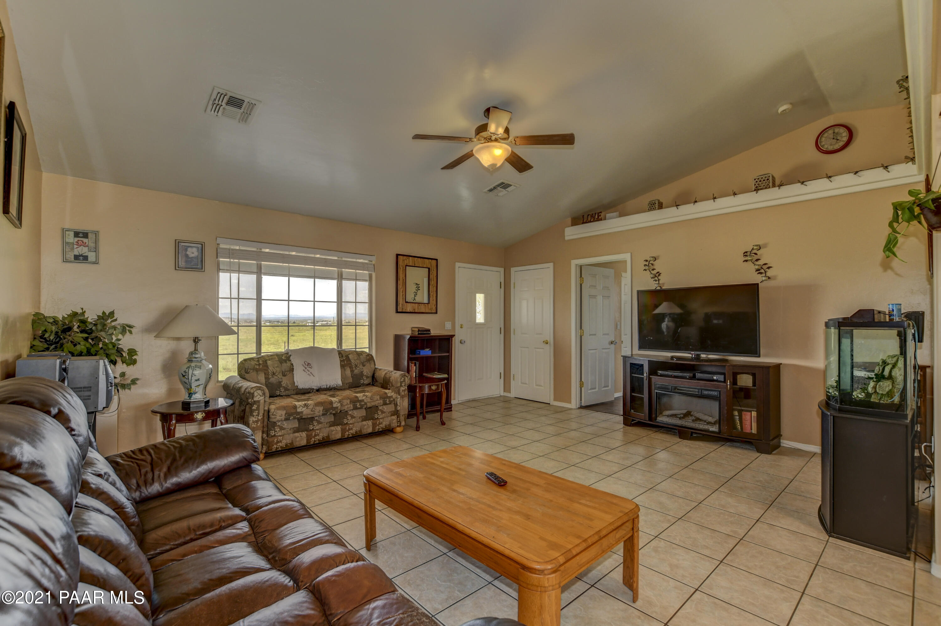 Living Room 3 (3)