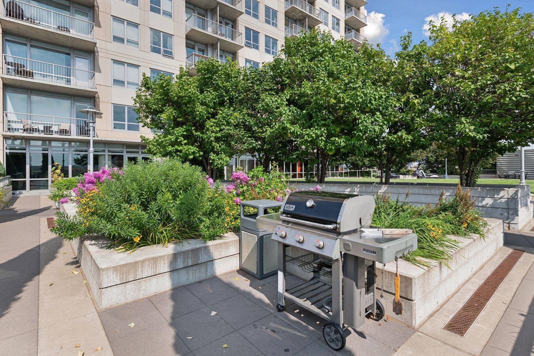 929 Portland Avenue, Unit 703 Minneapolis, MN 55404 - Photo 38 of 45