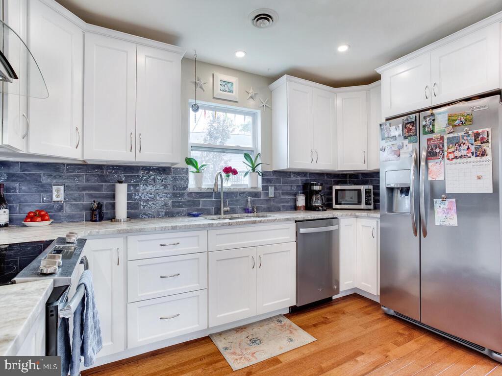 1501 Fullerton Road Edgewater, MD 21037 - Photo 15 of 59 Newly updated designer kitchen