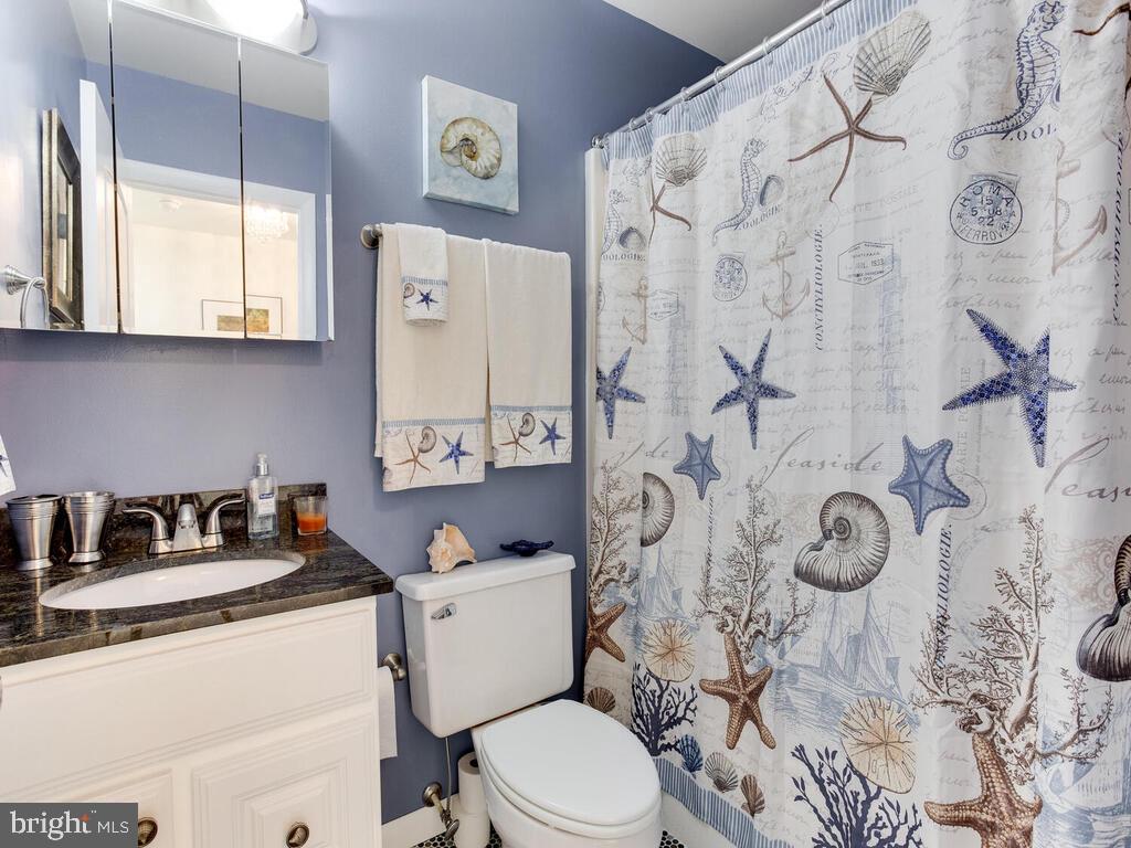 1501 Fullerton Road Edgewater, MD 21037 - Photo 36 of 59 Upper Level Full Bath
