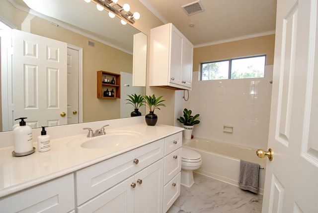 $399,900 | 14 Wintergrass Place, The Woodlands, TX 77382