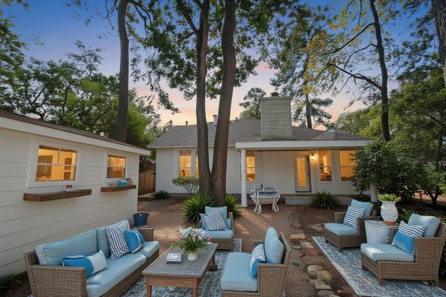 $399,900 | 14 Wintergrass Place, The Woodlands, TX 77382