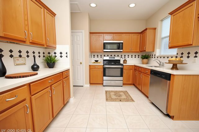 $399,900 | 14 Wintergrass Place, The Woodlands, TX 77382