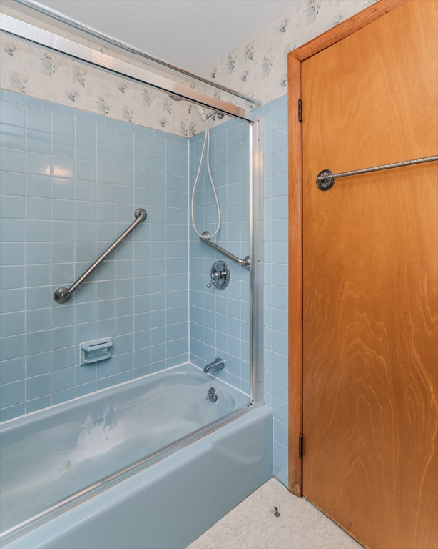 199 Glendale Road Amherst, MA 01002 - Photo 41 of 42 a bathroom with a shower and a bath tub