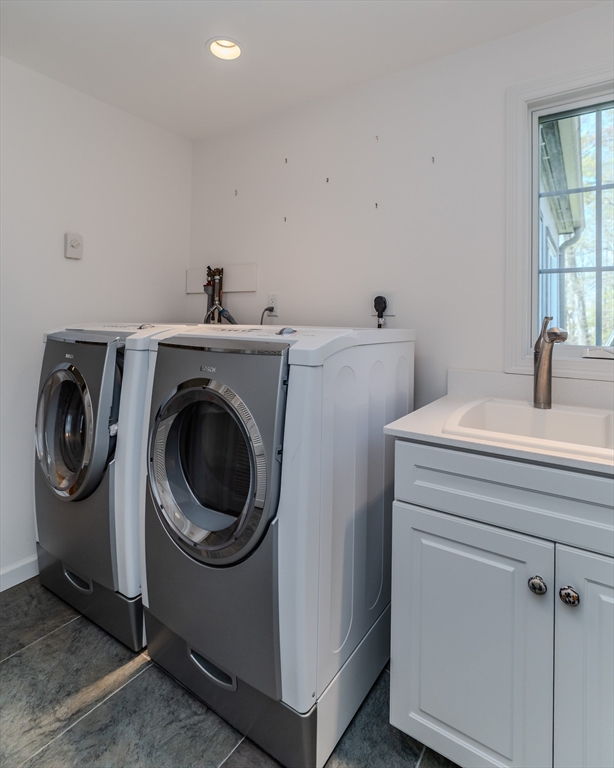 199 Glendale Road Amherst, MA 01002 - Photo 42 of 42 a utility room with dryer and washer