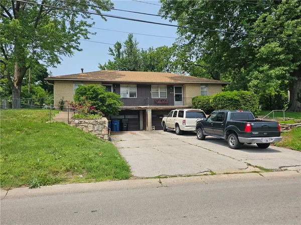 $217,000 | 524 East Walnut Street, Independence, MO 64050