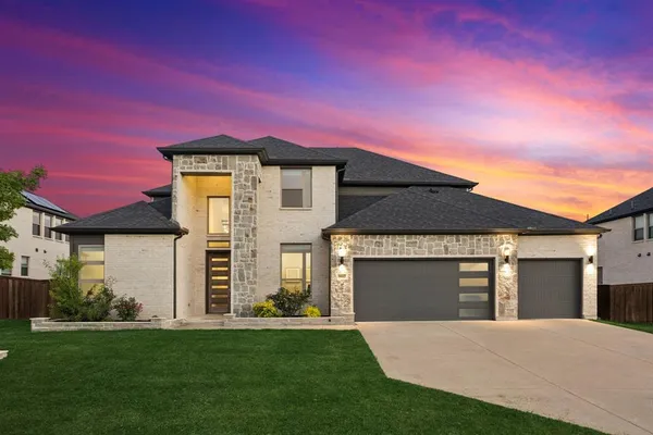 $860,000 | 9667 Summit Hills Drive, Frisco, TX 75035