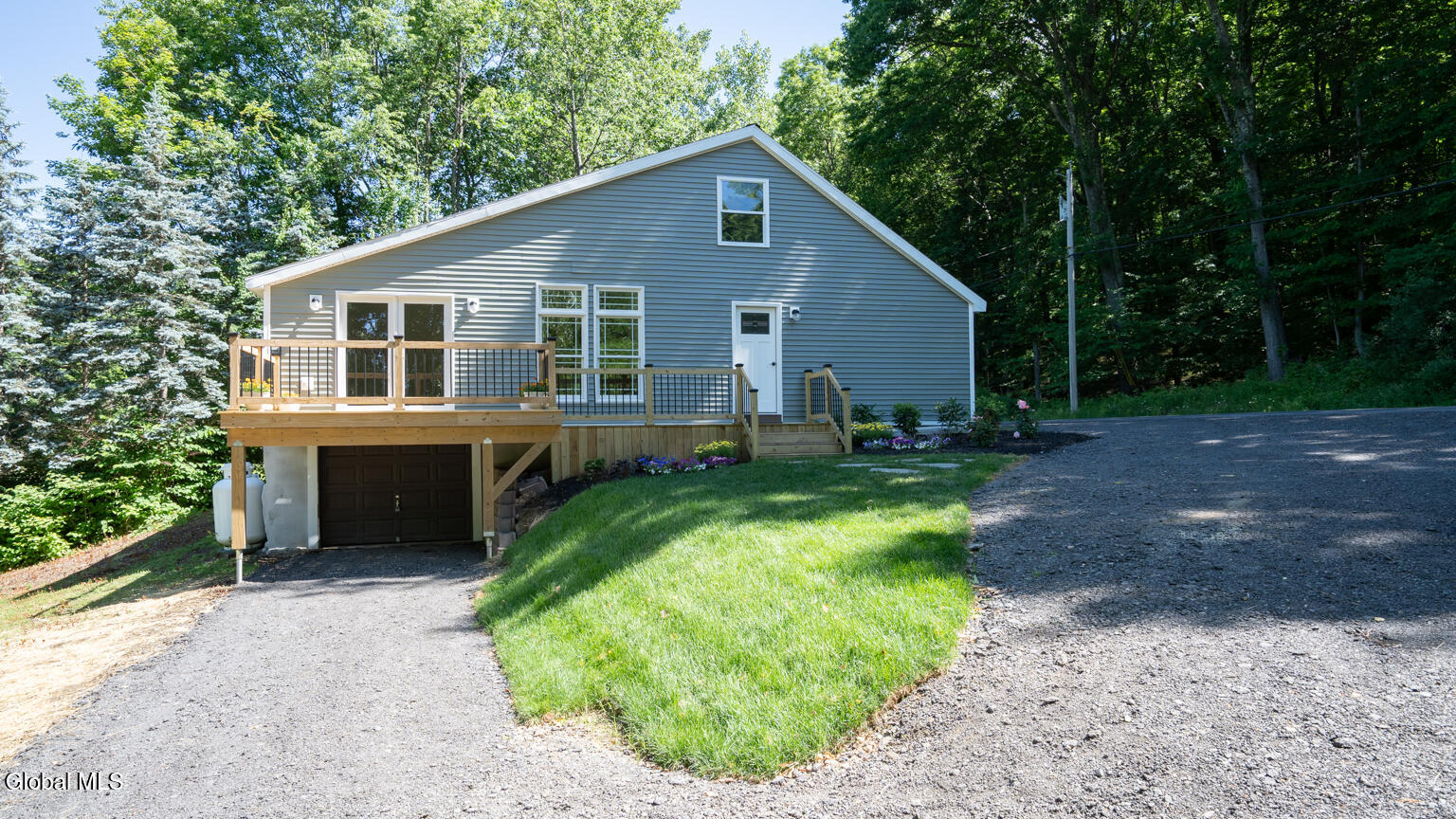 205 Mcclellan Road Schodack, NY 12123 - Photo 2 of 24 DSC00905