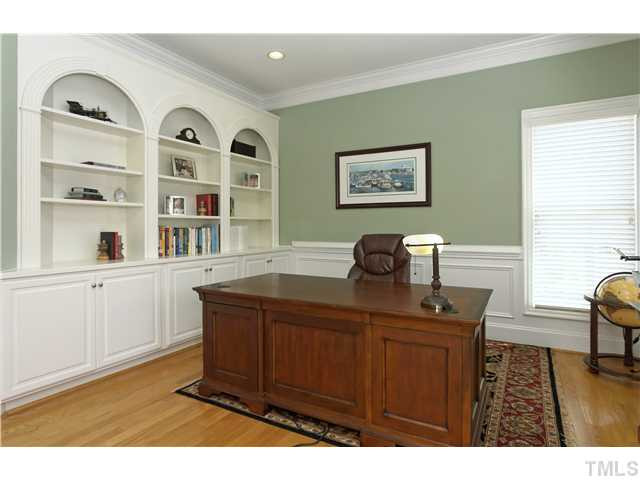 2516 Brook Crossing Circle Raleigh, NC 27606 - Photo 4 of 24 Photo 4