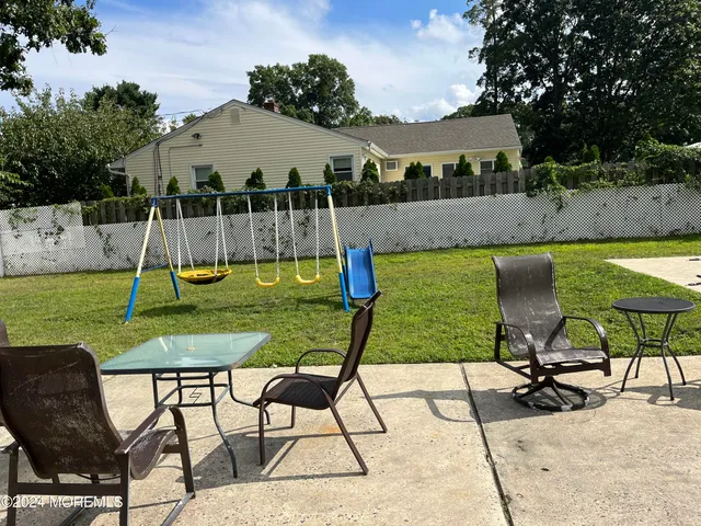 $2,300 | 490 West Park Avenue, Oakhurst, NJ 07755