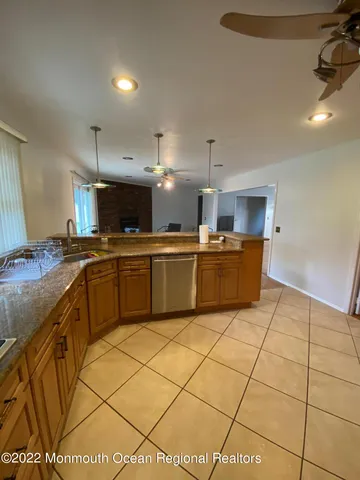 $2,300 | 490 West Park Avenue, Oakhurst, NJ 07755