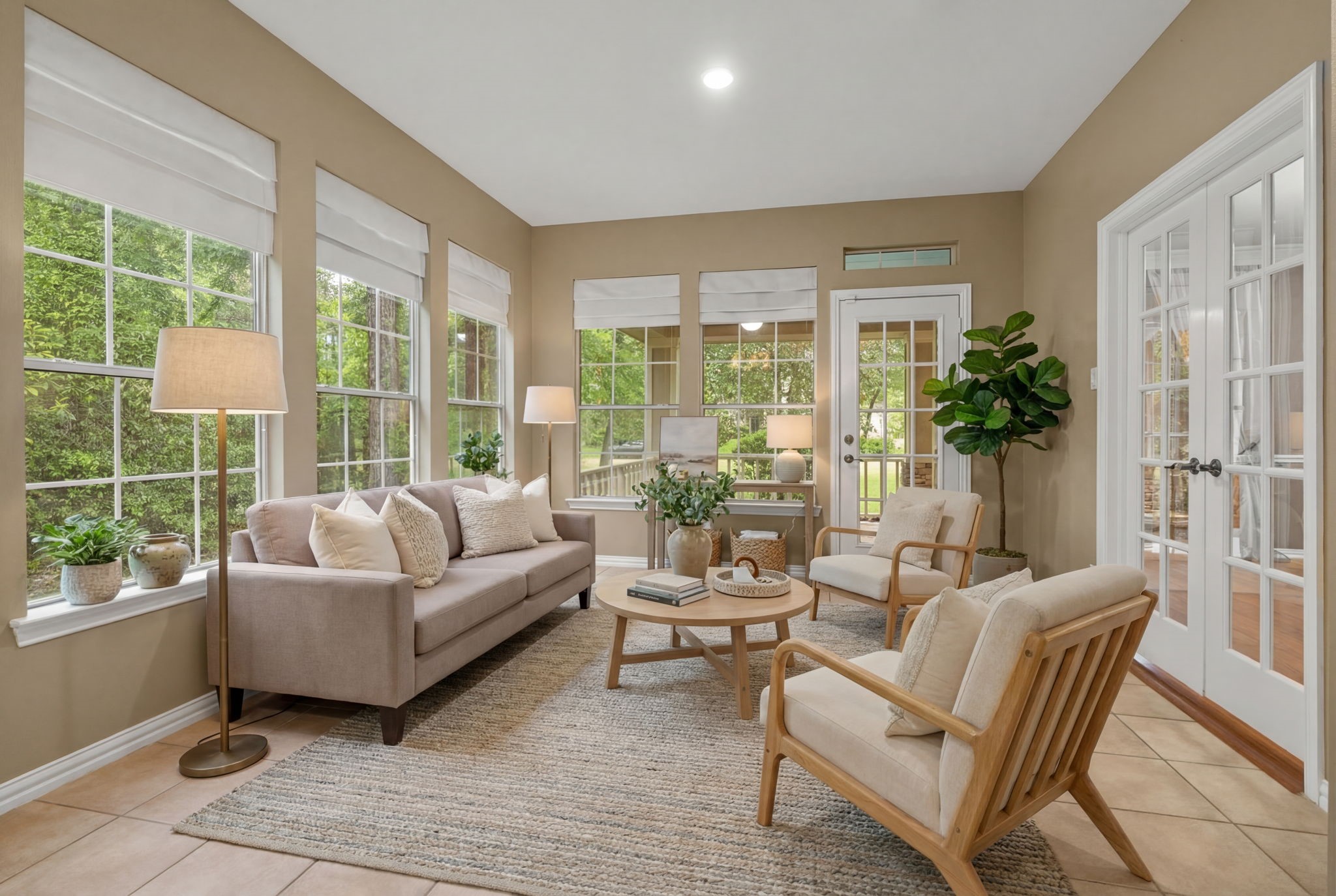13258 Overlook Court Conroe, TX 77302 - Photo 19 of 49 Virtually Staged seating room off the kitchen