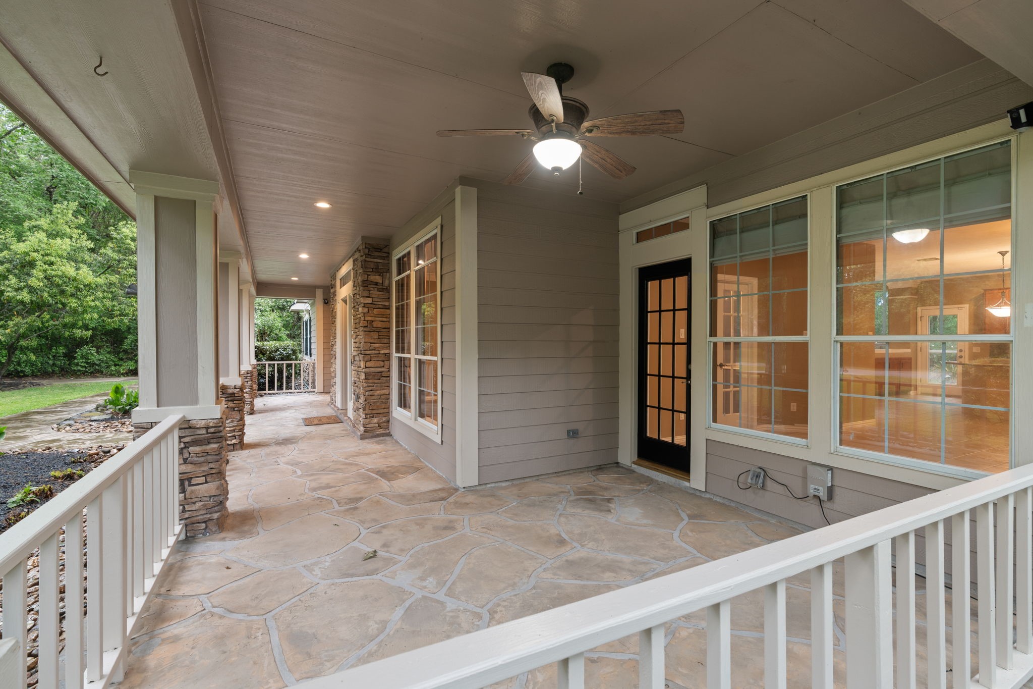 13258 Overlook Court Conroe, TX 77302 - Photo 4 of 49 Front porch adds to the charm of this home.