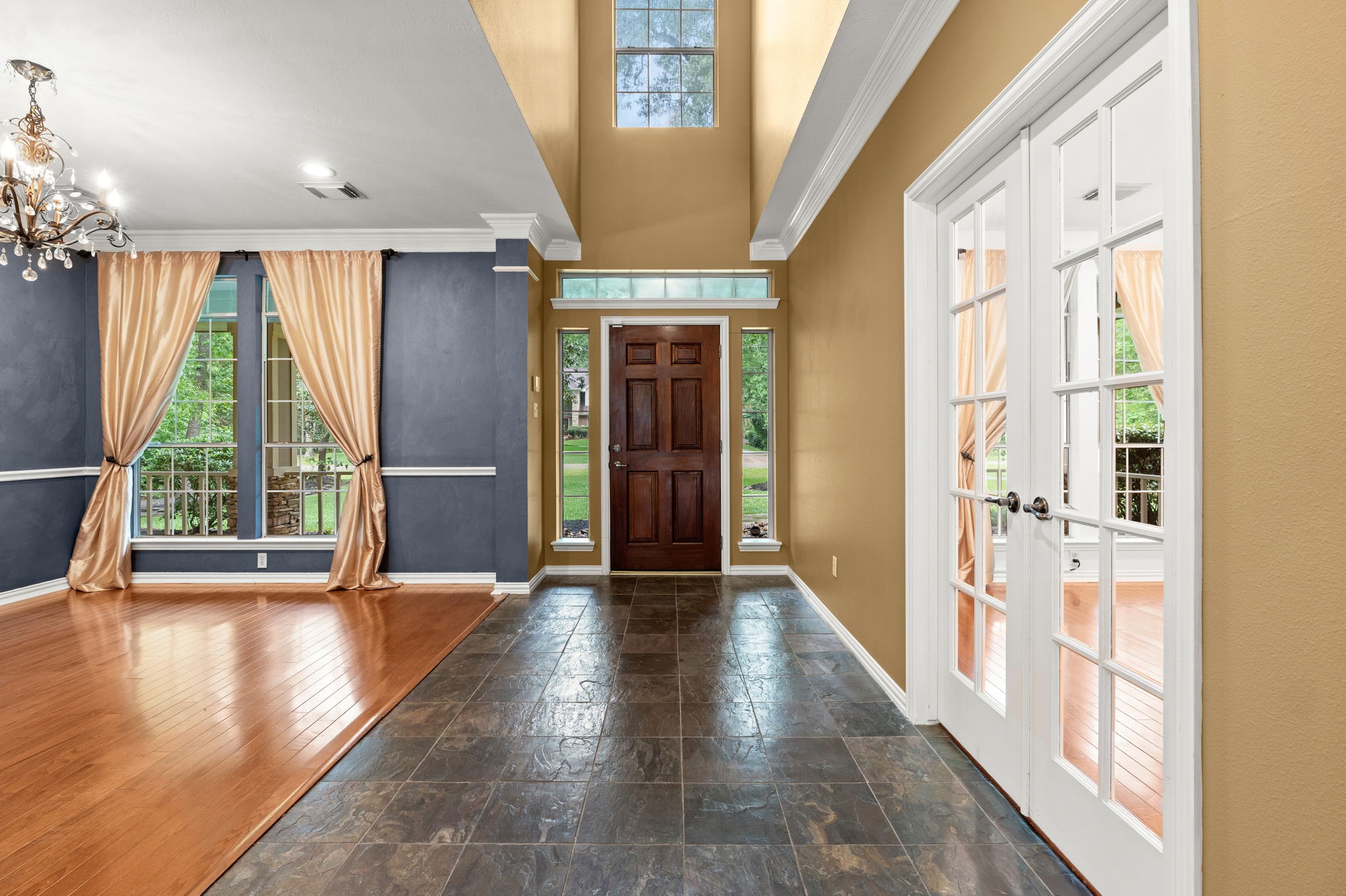 13258 Overlook Court Conroe, TX 77302 - Photo 5 of 49 Formal entry with high ceilings and large windows for natural light.