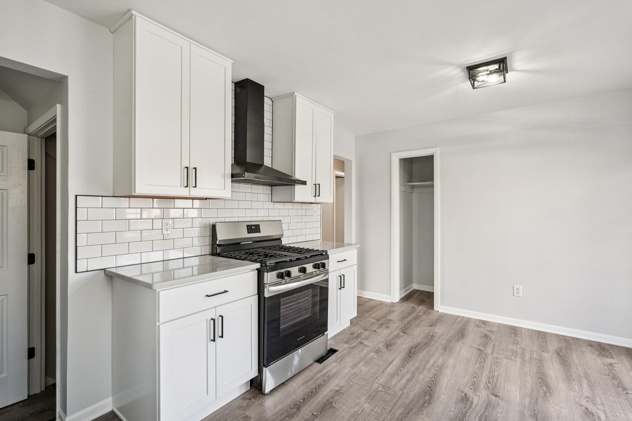 3372 South 71st Street Milwaukee, WI 53219 - Photo 7 of 27 KITCHEN