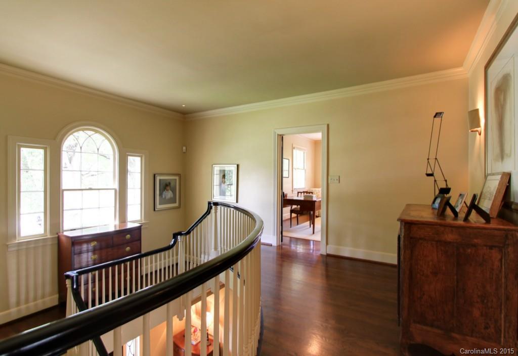 255 Cherokee Road Charlotte, NC 28207 - Photo 12 of 24 Gallery Image 12