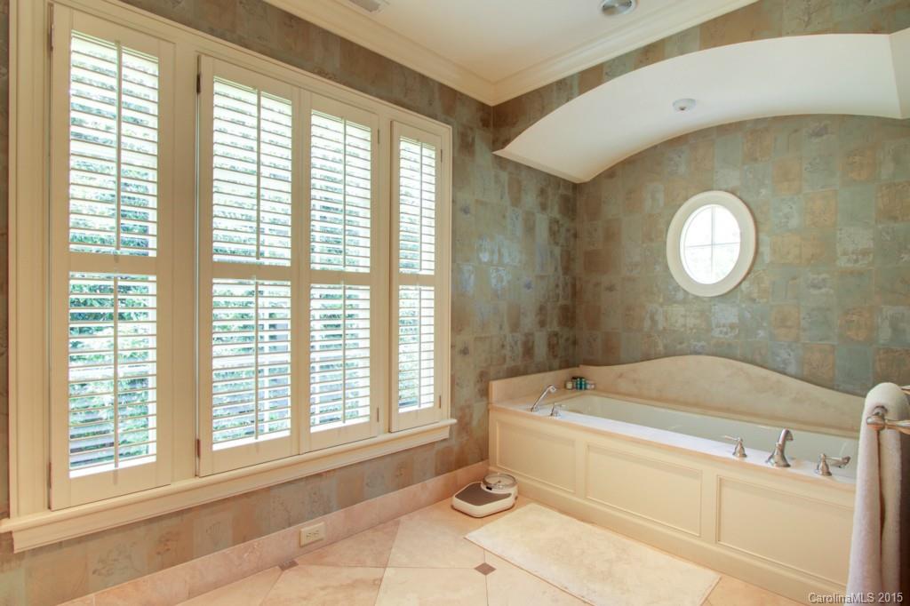 255 Cherokee Road Charlotte, NC 28207 - Photo 15 of 24 Gallery Image 15