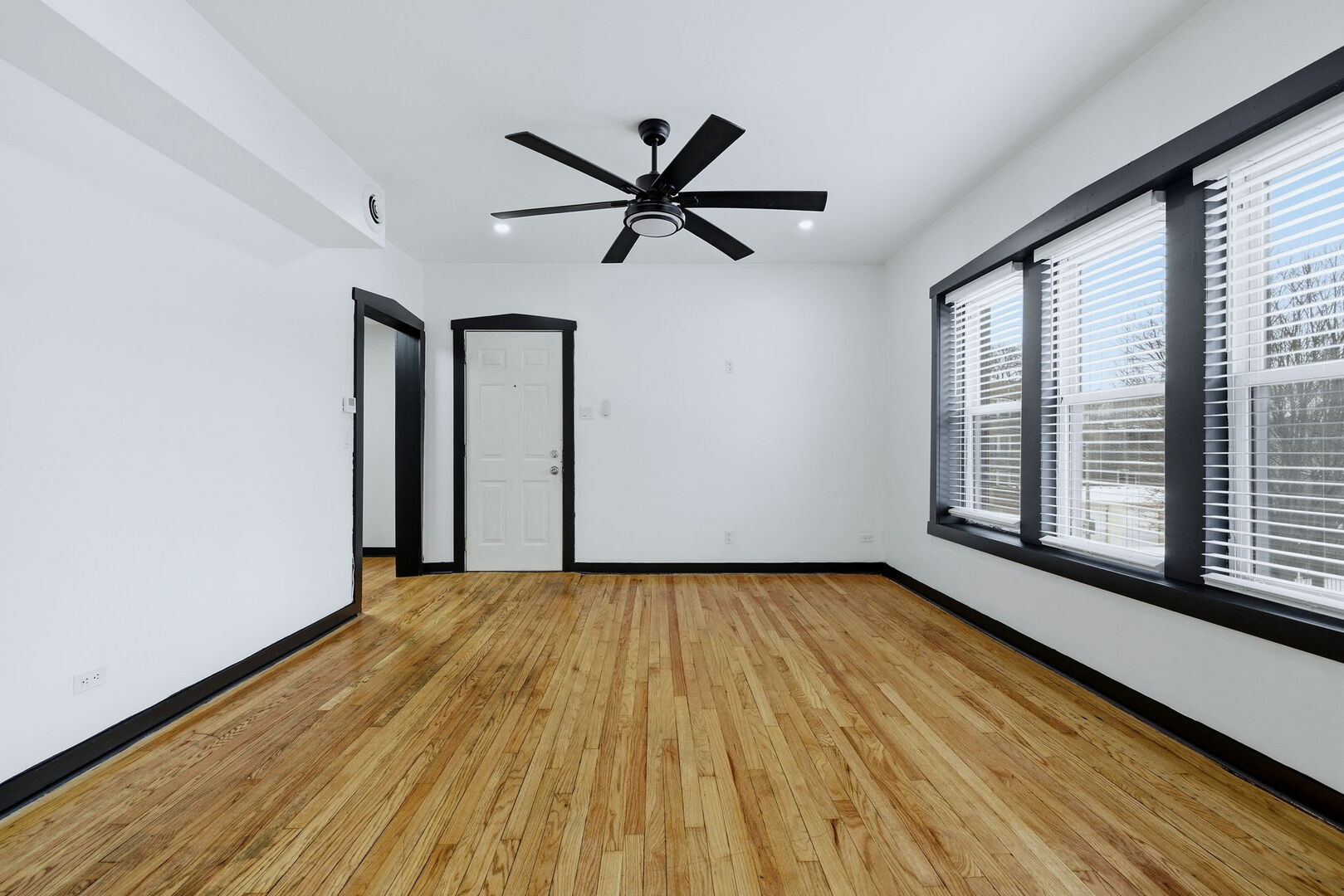 131 East 72nd Street, Unit 2E Chicago, IL 60619 - Photo 3 of 9