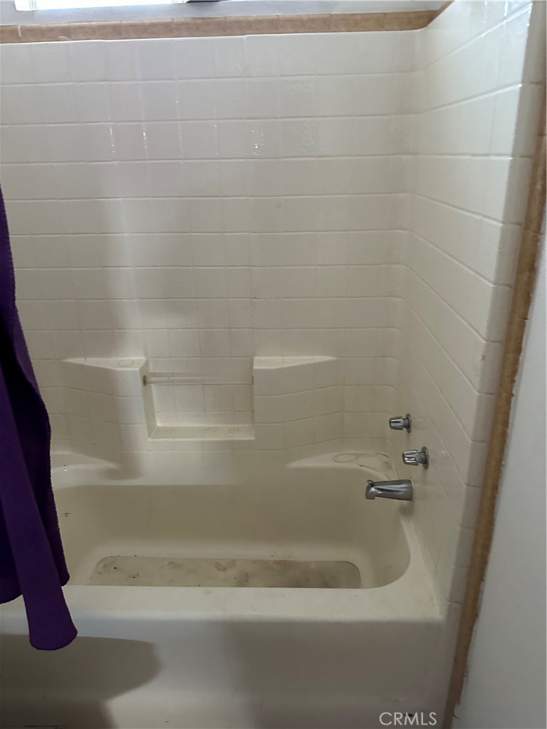 43043 Ardia Road Hemet, CA 92544 - Photo 35 of 53 2nd bathroom.