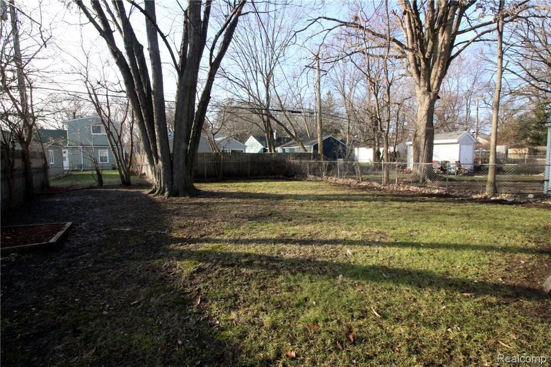 623 Stratford Road Ferndale, MI 48220 - Photo 27 of 30 IMG_9798.JPG