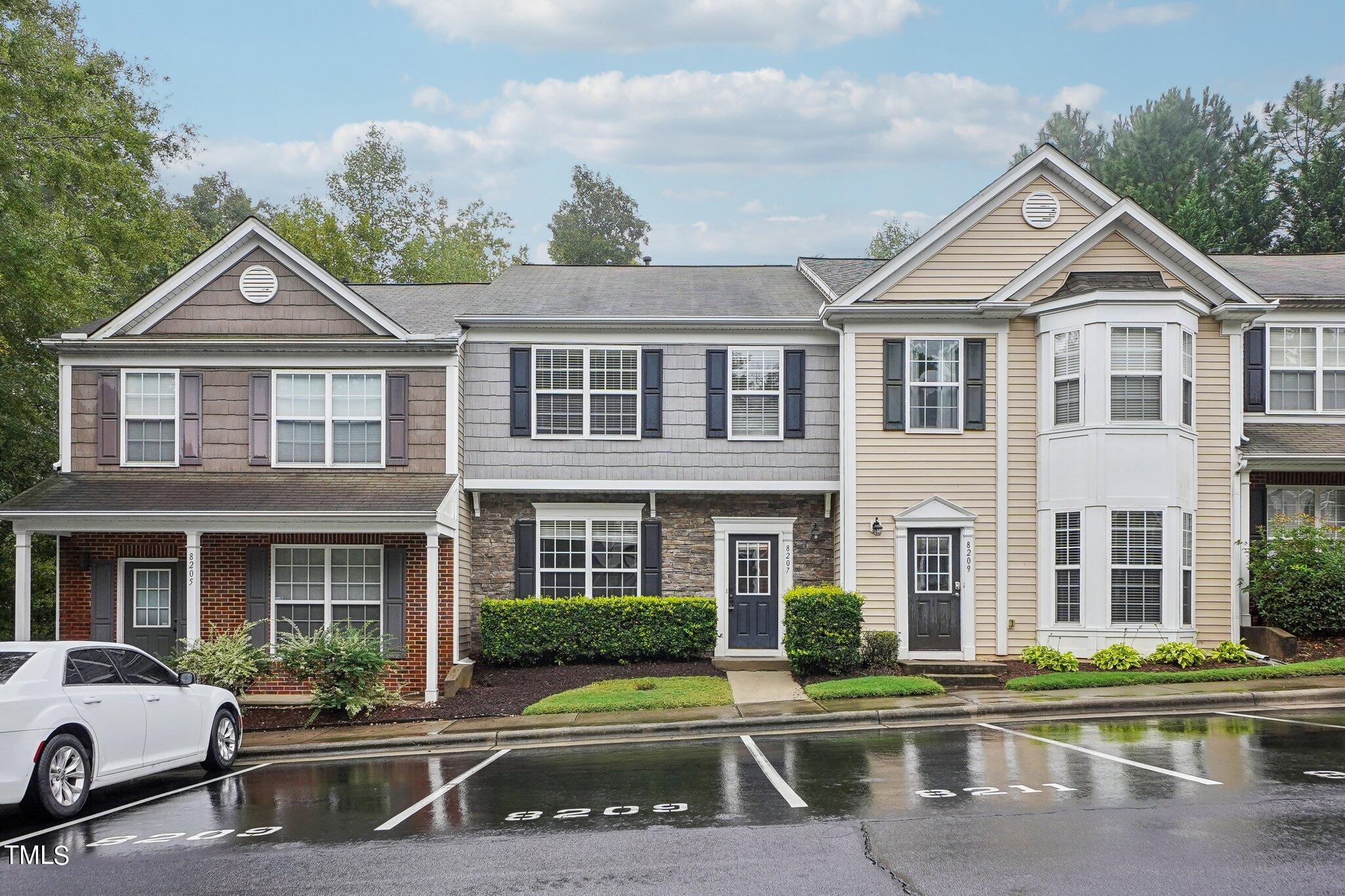 8207 Clasara Circle Raleigh, NC 27613 - Photo 4 of 27 Clasara Cir-004