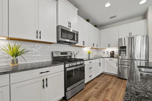 $2,600 | 12643 Shetland Walk Drive, Lithia, FL 33547