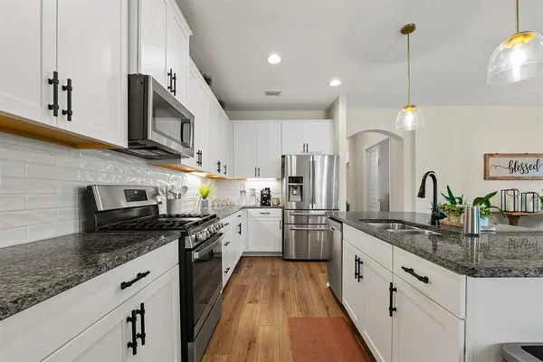 $2,600 | 12643 Shetland Walk Drive, Lithia, FL 33547