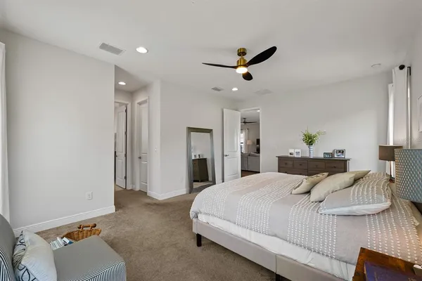 $2,600 | 12643 Shetland Walk Drive, Lithia, FL 33547