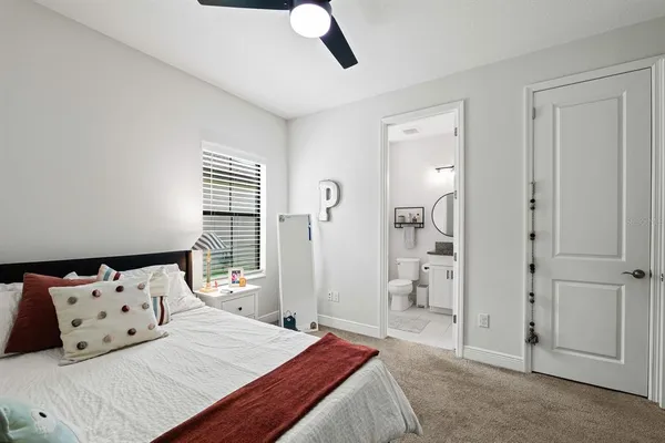 $2,600 | 12643 Shetland Walk Drive, Lithia, FL 33547