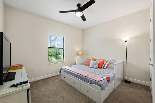 $2,600 | 12643 Shetland Walk Drive, Lithia, FL 33547