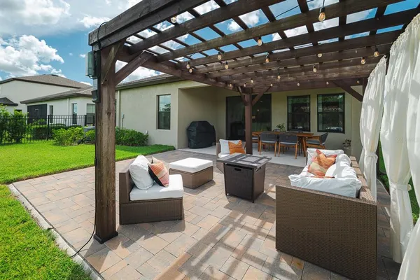 $2,600 | 12643 Shetland Walk Drive, Lithia, FL 33547