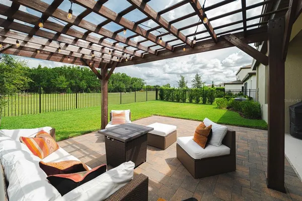 $2,600 | 12643 Shetland Walk Drive, Lithia, FL 33547