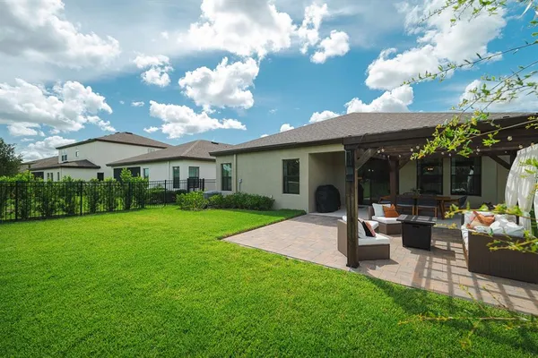 $2,600 | 12643 Shetland Walk Drive, Lithia, FL 33547