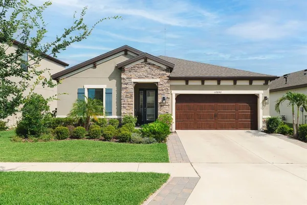 $2,600 | 12643 Shetland Walk Drive, Lithia, FL 33547