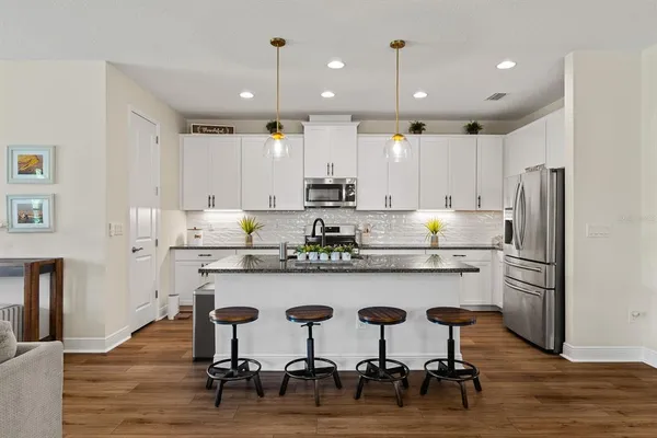 $2,600 | 12643 Shetland Walk Drive, Lithia, FL 33547