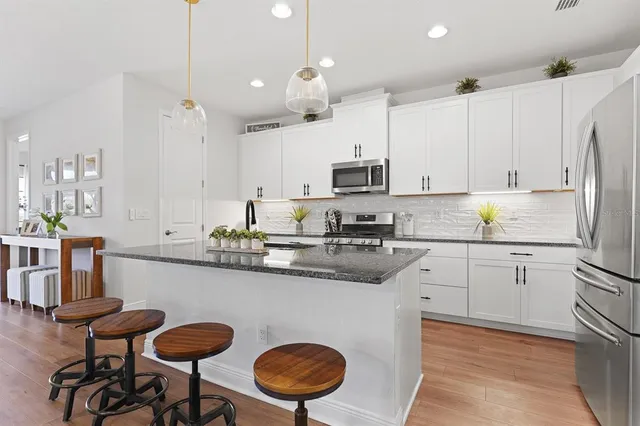 $3,200 | 12643 Shetland Walk Drive, Lithia, FL 33547